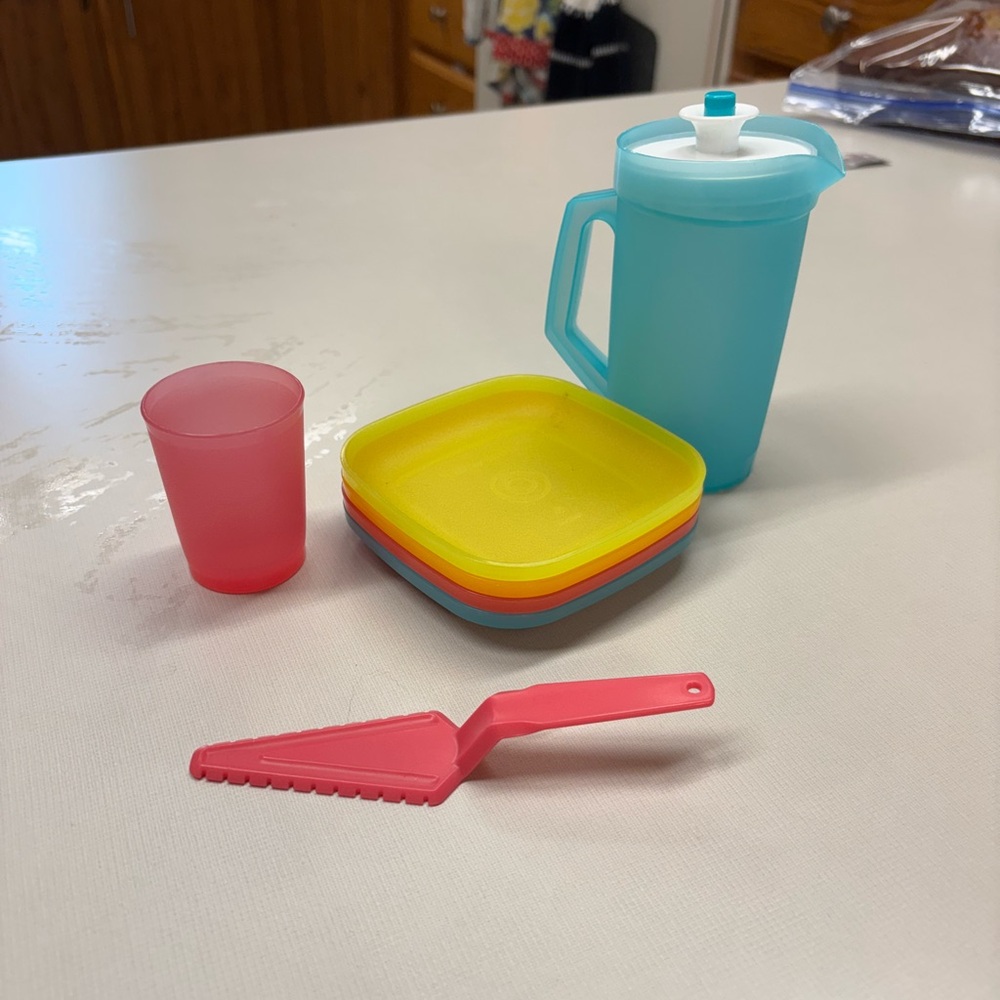 Tupperware kids mini play set